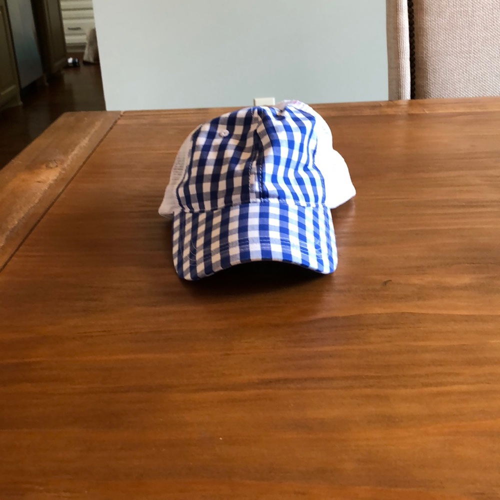 Blue/white mesh hat